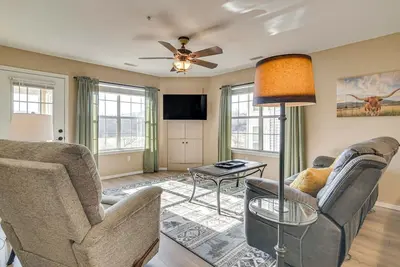 Image de On Thousand Hills Golf Course: Condo w/ Sunroom