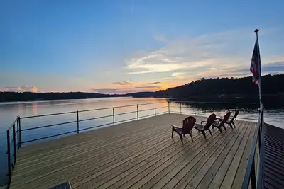 Image de Lake Hartwell House-Dog Friendly-Hot Tub-Private 2 Slip Double Decker Dock