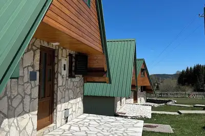 Image de Charming 2-bedroom bungalow in welcoming Žabljak with WiFi