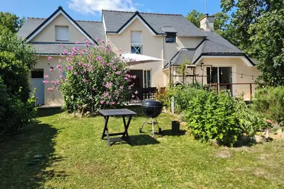 Image de Maison idéale pour 1 ou 2 familles \n Zone boisée, 100m d'un étang, 7' des plages