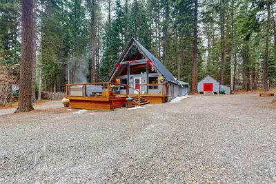 Image de Cabin with loft, hot tub, fireplace, bbq grill, horseshoes