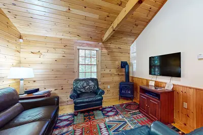 Image de Explore nature cabin with kitchen, fireplace, WiFi, hiking & Ac