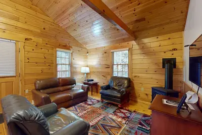 Image de Adventure starts here in this dog-friendly cabin with kitchen, firepit & trails