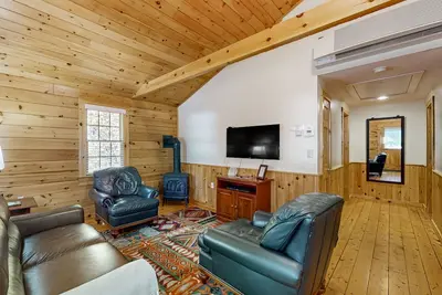 Image de Cabin surrounded in nature walks, equipped with kitchen, fireplace, Ac