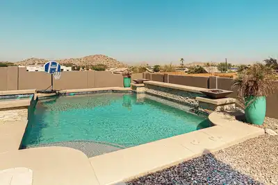 Image de Luxury home with a pool, spa, fireplace, & private gas grill