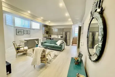 Image de Elegant Modern Luxury 2 Bedroom Private Unit