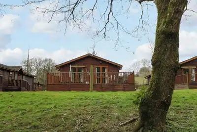 Image de 2 Riverside Lodge, family friendly, with hot tub in Cenarth