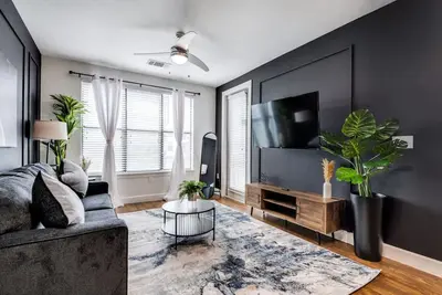 Image de Stylish 2b2b Near Toyota Hq, The Star, Legacy West