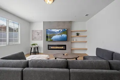 Image de Spacious 4-bedroom house in serene Victorville with WiFi, Ac