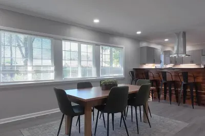 Image de Charming 4br/2ba Home in Bainbridge - Fenced Yard & Outdoor Gas Fireplace!