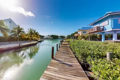 Image de Oceanfront house with dock, kayaks, deck, fast WiFi, central Ac & washer/dryer