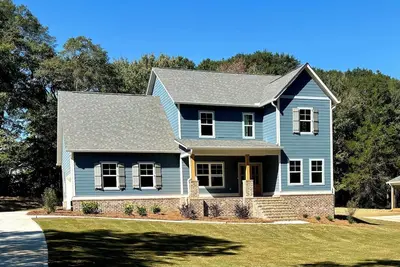 Image de Newly Built 5 Br, 6 Miles to Uga, Fire Pit, Sauna, Game Room.