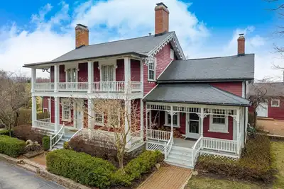 Image de Red House Farm, an Historic Metamora Mi Equestrian Estate