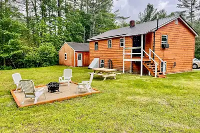 Image de Renovated 2-story home with game room, firepit, foosball, air hockey near skiing