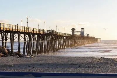 3 Bdr Oceanside Condo - 2 Blocks to Beach & Pier