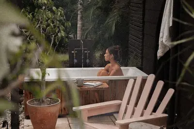 Image de Stylish Cottage + Outdoor Bath near Montville