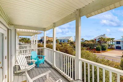 Image de Spacious Seabreeze Trail home w/ gulf views & shared pool - short walk to beach!