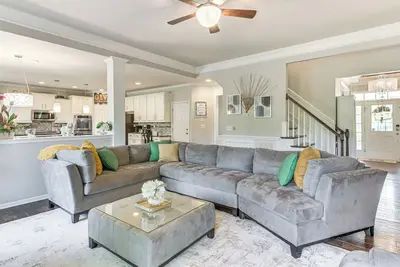 Image de Patio, Deck & Grill: Charlotte Area Group Getaway!