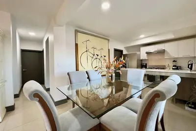 Image de 2 Story Condo, Tj, 3bdr, 3br