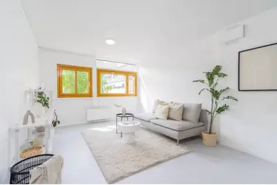 Image de Cozy & Spacious Modern Apartment in Centre \/ 10m from train station