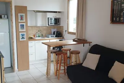 Image de Charmant studio près des plages.