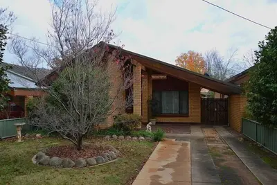 Image de Haywood Retreat, Bright