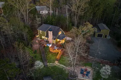 Image de Cozy & private 3-bedroom beautiful Mountain View cottage in charming Ellijay