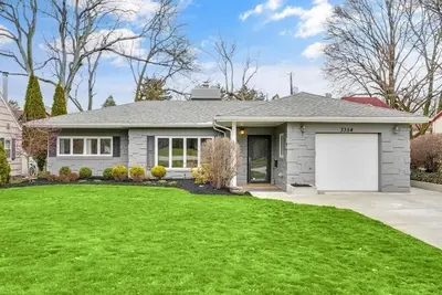 Image de Ottawa Hills Bliss: Luxe 2br with Hot Tub & King!