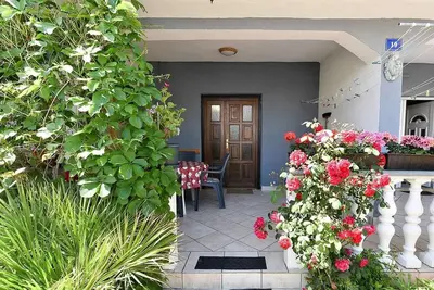 Image de Appartement de deux chambres avec la terrasse Vir (A-21836-a)