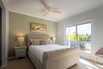 Image de Luxury On Lyons - centrally located in a beautiful bush setting.