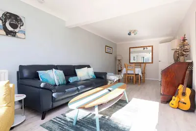Image de Seaside Retreat - five minutes to beach & village