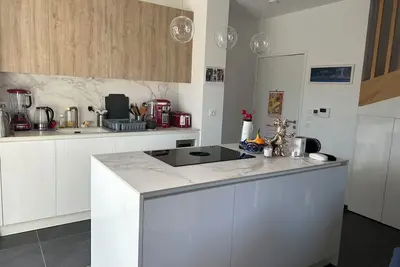 Image de Appartement avec grande terrasse situé prés du célèbre Eléphant\nplace de parking