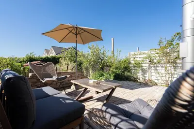 Image de Cozy semi-detached house with fireplace, terrace and WiFi - your perfect retreat