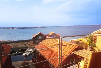 Image de Sea view on an island - 20 meters from the bay, 250 meters from the port