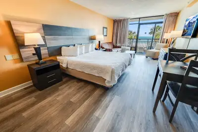 Image de New Landmark Resort Direct Oceanfront - Low Floor!