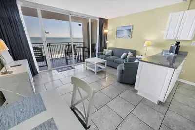 Image de Newly added - Ocean Forest Plaza Condo 16th floor!