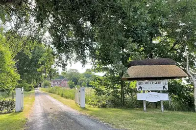 Image de \"Experience Serenity and Adventure in Our Charming Country Retreat! \"