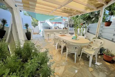 Image de Greek Style Villa Blossom, 5-Bedroom Short Walking Distance To Fig Tree Bay