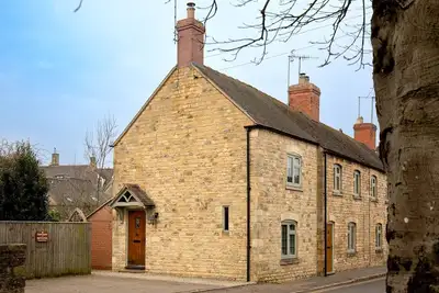 Crafty Cottage - sleeps 2 guests  in 1 bedroom