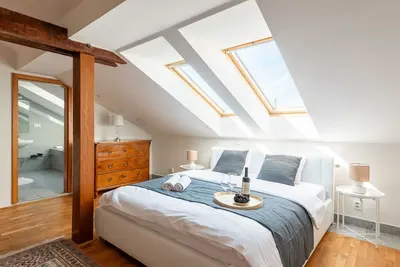 Image de Spacious 4 bedroom apartment near National Museum