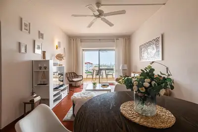 Image de Sea View Central Town 2 Bedroom Apartment