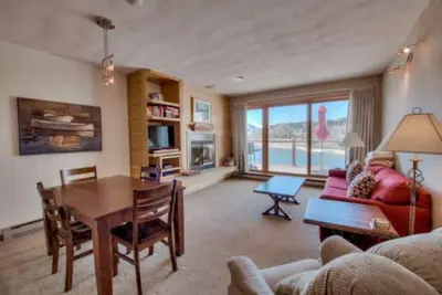 Image de Lakeside Retreat with Stunning Views | Hot Tub, Sauna & Steps to Dillon Marina
