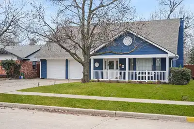 Image de Ou Hideaway | Relaxing Hot Tub + Pool Table