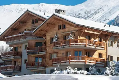 Image de Superb 4-Bedroom Apartment in Town Centre – Stunning Views