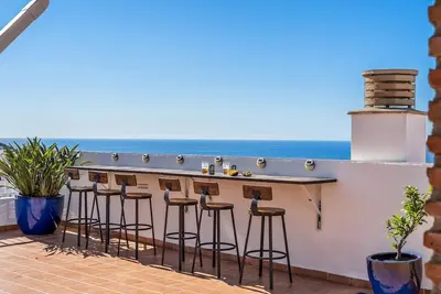 Image de Large Terrace & Sea Views, Near the Beach