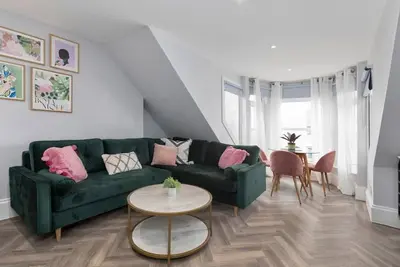 Image de Appartement-Vue plage-Salle de bain privée séparée-Appartement-Eden - 1 Bed F. . .