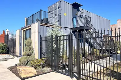 Image de Chic Urban Escape-Stylish Shipping Container Stay in Downtown Macon!