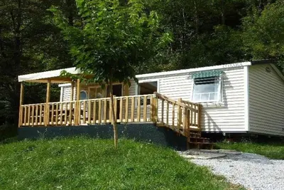 Image de ZEcamping 3* piscine chauffée chiens acceptés hammam locatif Tv Bbq