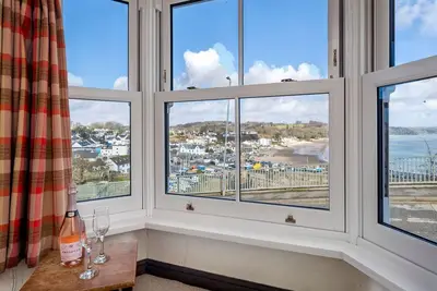 Image de Hill Cottage - Spectacular Sea Views, Parking