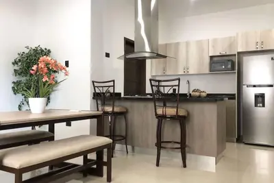 Image de Apartment with pool, 3 blocks from the beach